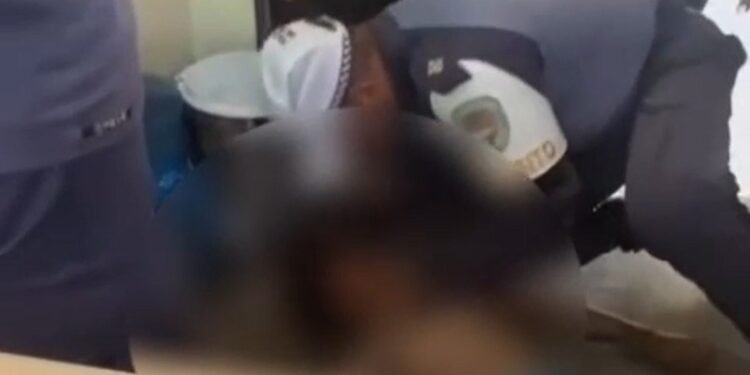 PM salva criança de afogamento (Foto: Reprodução/ internet)