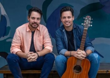 Sertanejos Mateus e Cristiano animam festejo de Nossa Senhora das Graças em Manaus