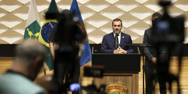 Polícia Federal investiga explosões em Brasília como ato terrorista