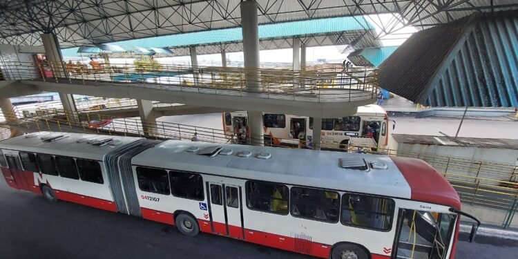 Linhas de ônibus da zona leste serão unificadas nos domingos e feriados