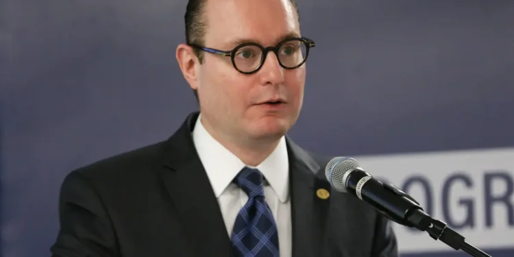 Zanin autoriza buscas contra acusados de vender sentenças