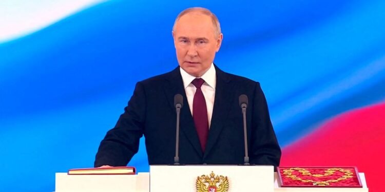 Putin pede desculpas por queda de avião da Azerbaijan Airlines