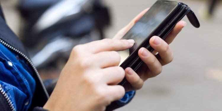 Novo edital do RecuperaFone está disponível; convocados deverão comparecer até esta sexta-feira, 10/12, no NIRC (Foto: Reprodução/ internet)