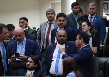 Vereadores podem passar a trabalhar de segunda a sexta na Câmara Municipal de Manaus