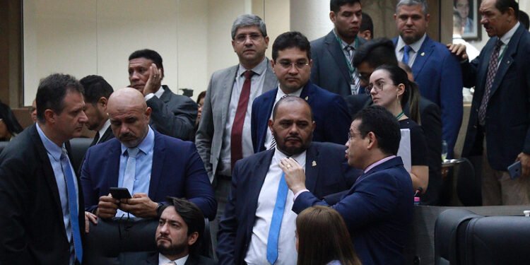 Vereadores podem passar a trabalhar de segunda a sexta na Câmara Municipal de Manaus