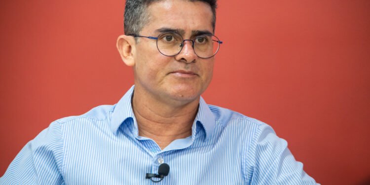 David Almeida diz que não sobrou recurso para pagar abono do Fundeb aos professores