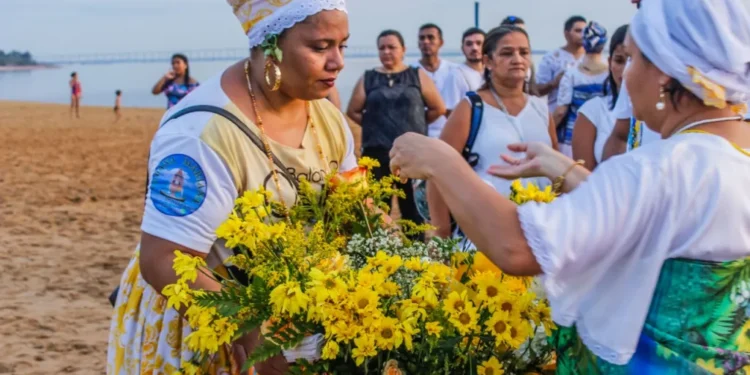 Celebração à Oxum em Manaus (Kevin Tomé/Reprodução)
