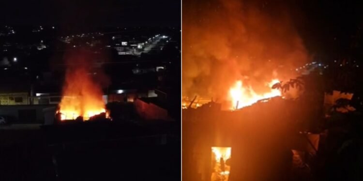 Casa fica destruída após incêndio