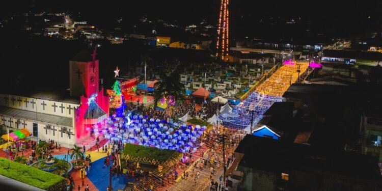 Decoração de Natal em Santo Antônio do Içá (Divulgação/Assessoria)