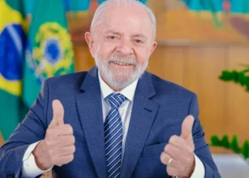 Hemorragia não afeta função cerebral do presidente, diz médico de Lula