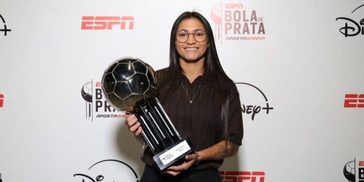 Amazonense conquista prêmio nacional de futebol (Reprodução/Instagram)