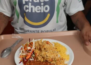 Programa ‘prato cheio’ oferece ceia natalina no Amazonas