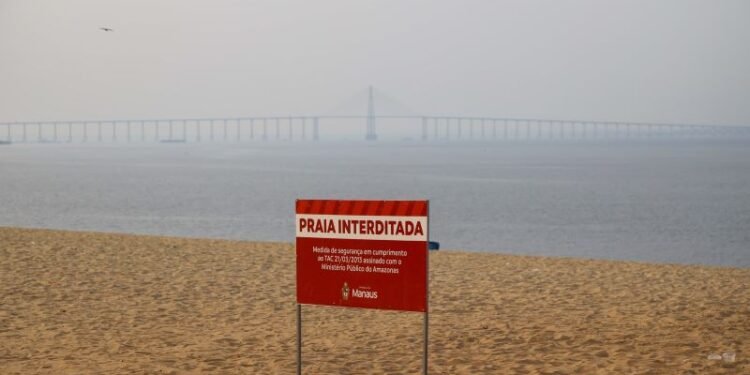 Praia da Ponta negra segue interditada no réveillon
