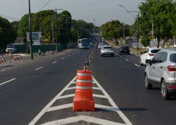 Idosa morre após ser atropelada na avenida São Jorge; motorista e veículo não foram identificados (Foto: Alex Pazuello/Semcom)