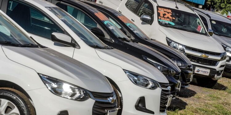 Vendas de veículos financiados crescem 12,4% em novembro