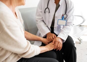 MPAM apura denúncias de desrespeito a idosos em unidades de saúde de Manaus