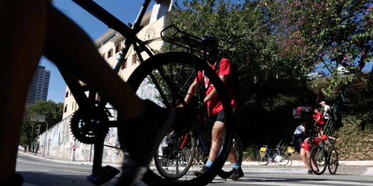 Produção de bicicletas convencionais cai, mas a das elétricas aumenta