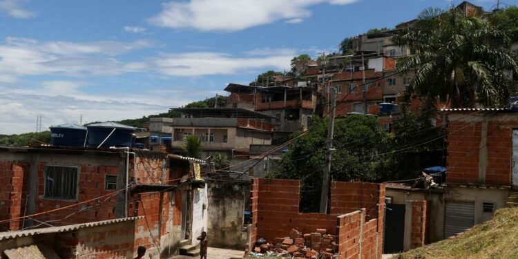 Senado aprova recursos para regularizar favelas e áreas de invasão