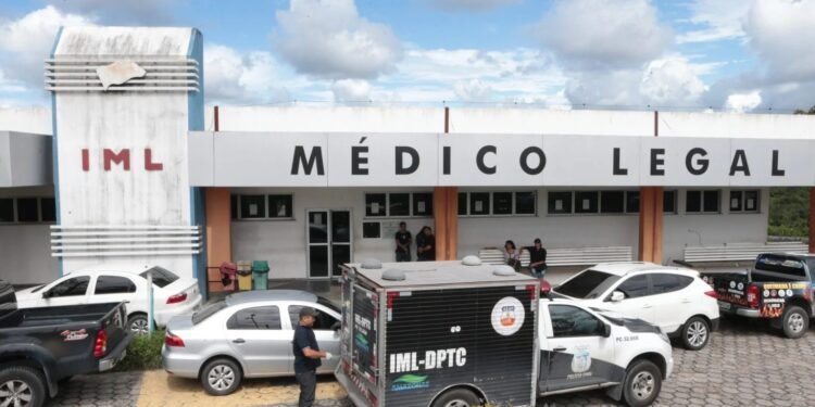 Fêmur é encontrado próximo à feira da Panair, no Centro de Manaus (Foto: Reprodução/ IML)