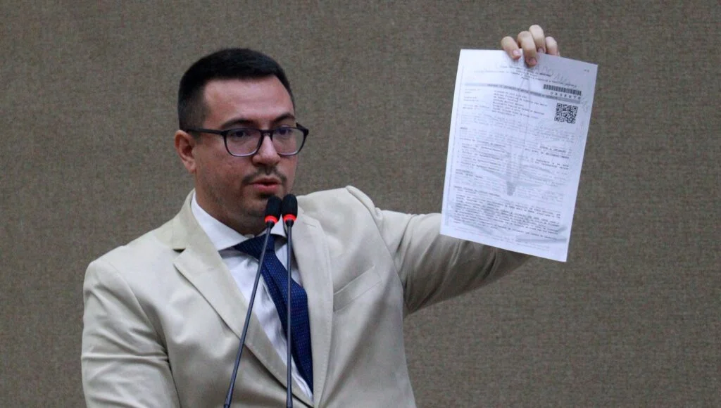 O atributo alt desta imagem está vazio. O nome do arquivo é Assessoria-Rodrigo-Guedes-1-2-1024x580.jpeg