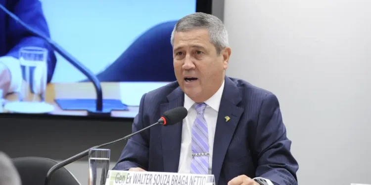 Alexandre de Moraes mantém prisão do general Braga Netto