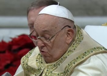 Papa Francisco inicia Jubileu 2025 com lamento pelas crianças vítimas das guerras