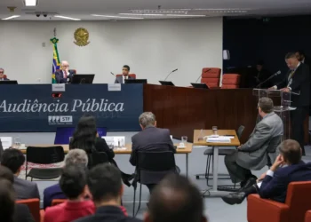 STF faz audiência pública antes de decisão final sobre uberização