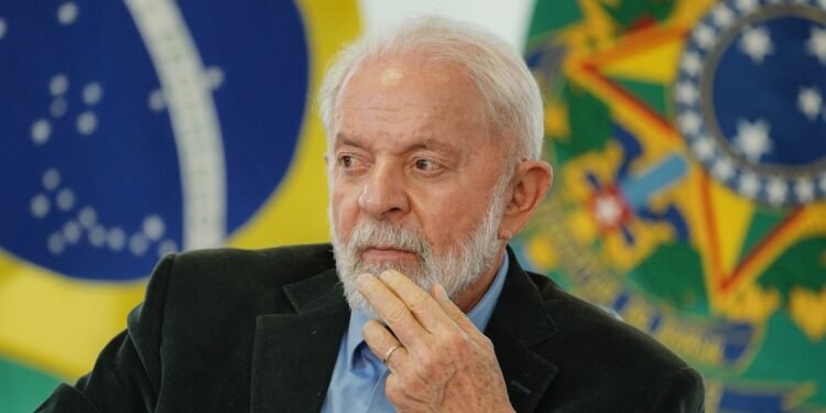 Lula indica 17 nomes para diretorias de nove agências reguladoras