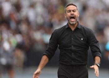 Técnico português Artur Jorge deixa o comando do Botafogo