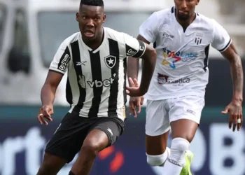 Campeão brasileiro e da Libertadores, Botafogo inicia 2025 com derrota