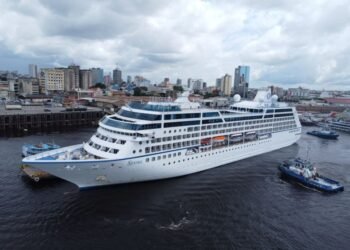 Temporada de Cruzeiro: primeiro navio do ano chega ao Amazonas trazendo 1,2 mil turistas