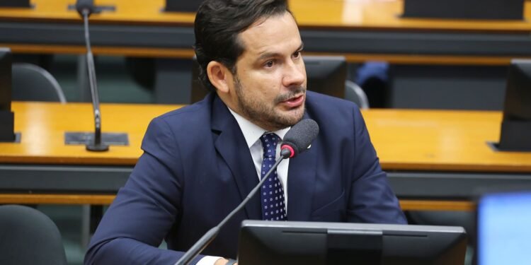 Capitão Alberto Neto ganha força como possível candidato ao Senado pelo PL em 2026