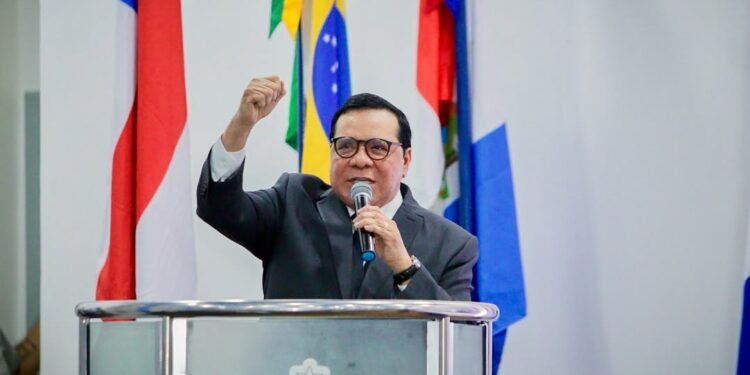 Adail Pinheiro comemora sua posse enquanto prefeito de Coari (Foto: Reprodução/ Instagram)