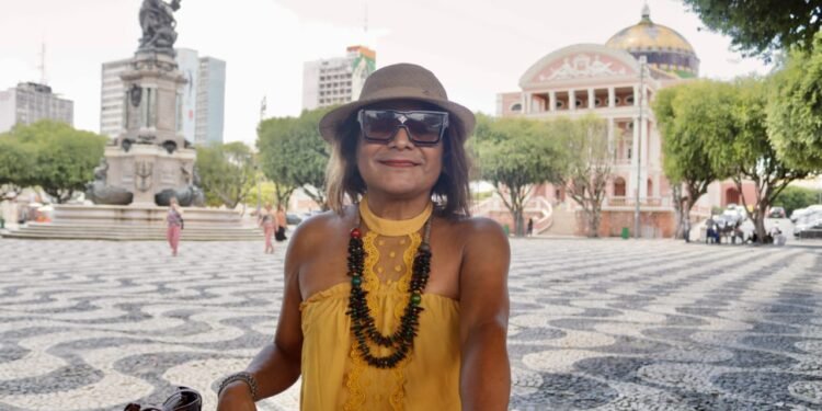 Ser mulher trans é radicalizar com as estruturas físicas, mentais e comportamentais, diz transcritora