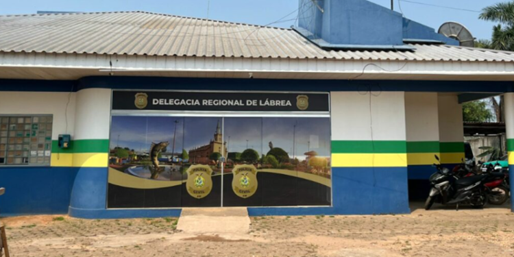 Jovem é preso após furtar tabacaria e casas em Lábrea