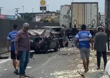 Vídeo: acidente de trânsito deixa um morto e oito feridos em rodovia no RJ