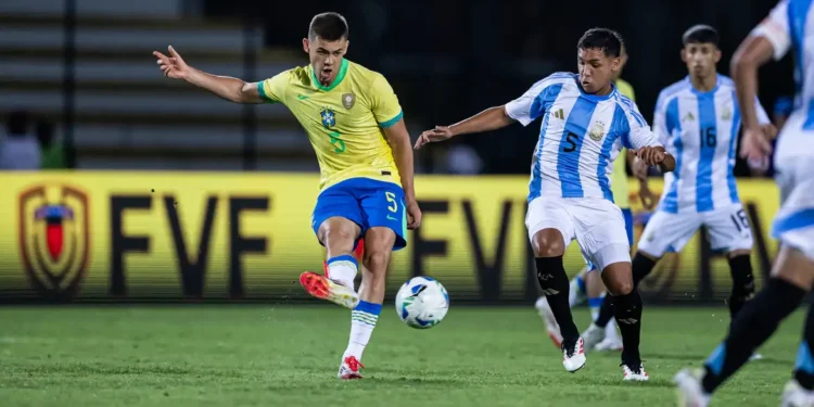 Brasil perde para a Argentina na estreia do Sul-Americano sub-20