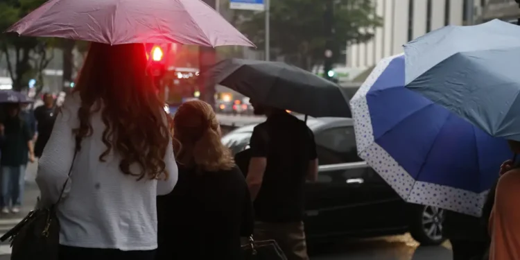 Fim de semana será de chuva em quase todo o país