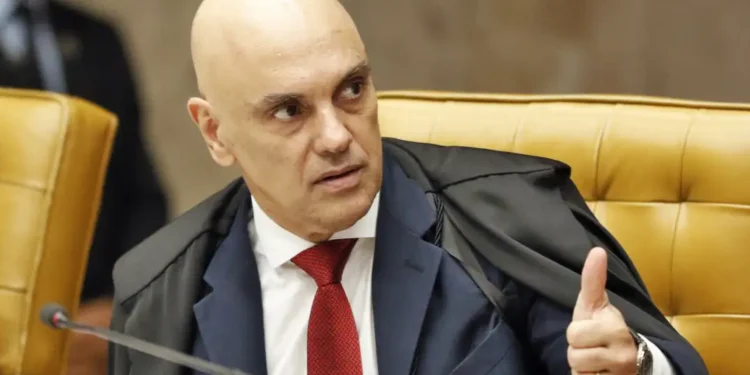 Moraes diz que plataformas continuarão no Brasil se respeitarem a lei