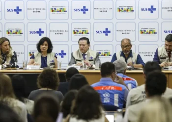 Governo se antecipa a período sazonal da dengue para evitar óbitos