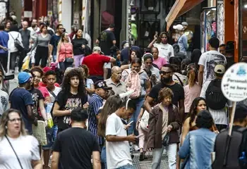 Serasa: maioria deve gastar até R$ 4 mil em despesas de início de ano