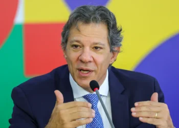 Governo pretende manter isenção para até dois mínimos no IR em 2025