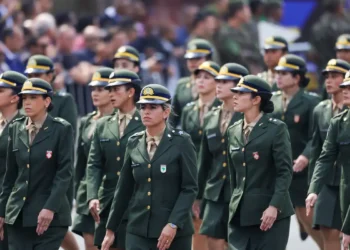 Sete mil mulheres se alistam no serviço militar em 2 dias