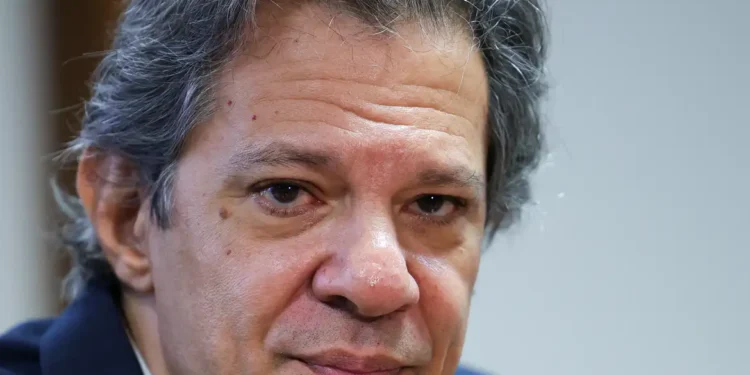 Haddad suspende férias para discutir Orçamento com Lula