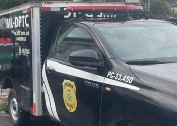 Invasor é morto após fazer adolescente de refém