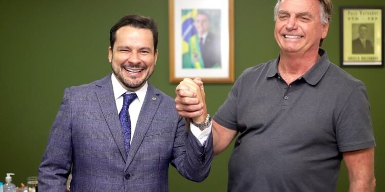 Alberto Neto confirma que será candidato de Bolsonaro ao Senado em 2026