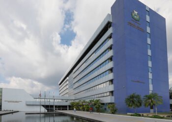 Aleam vai pagar mais de R$ 500 mil por mês em aluguel de picapes para deputados