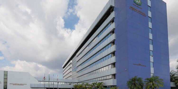 Aleam vai pagar mais de R$ 500 mil por mês em aluguel de picapes para deputados