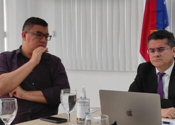 Ex-secretário municipal de comunicação Israel Conte e o prefeito David Almeida (Foto: Reprodução/Instagram)