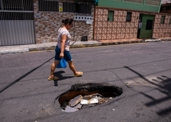 Fala Manaus: moradores denunciam cratera em rua do bairro da União